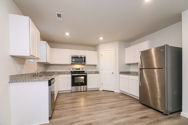 Photo - 2400 Harbor Cove SW