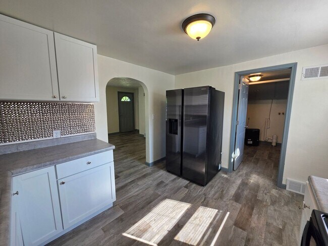 753 Appleton Rd