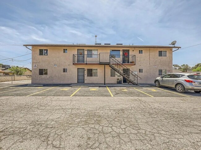 Photo - 1832 Goldfield St