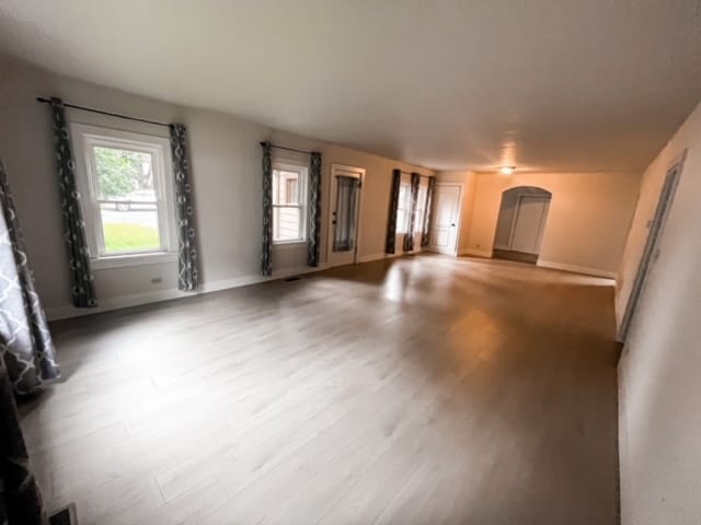 Oversized Living Room, looking into kitchen area - 1601 E Montana Ave