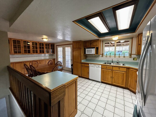 160 Sioux Cir