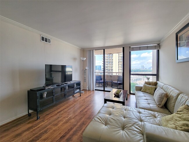 3525 Sage Rd Unit 1605