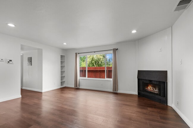 2400 Northrop Ave