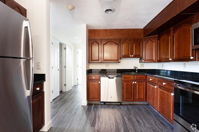 2BR, 2BA - 1,300SF