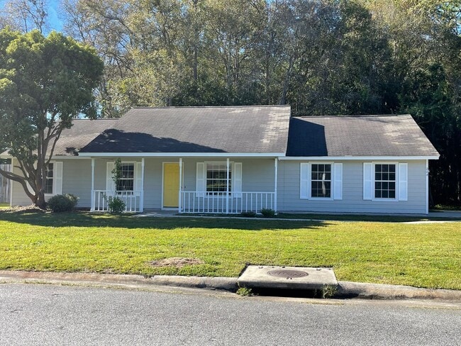 Building Photo - 204 Old Pond Dr Rental