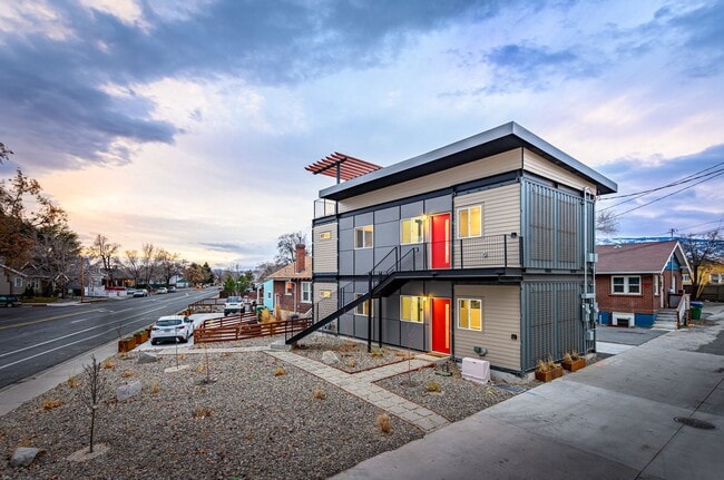 Building Photo - 451 Holcomb Ave Unit A