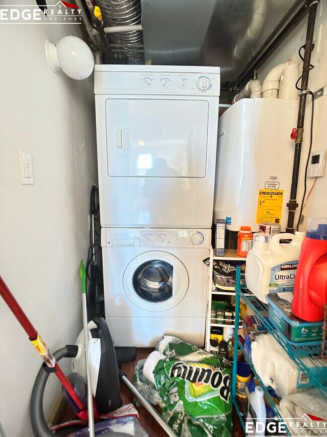 Building Photo - 107 Fisher Ave Unit 3