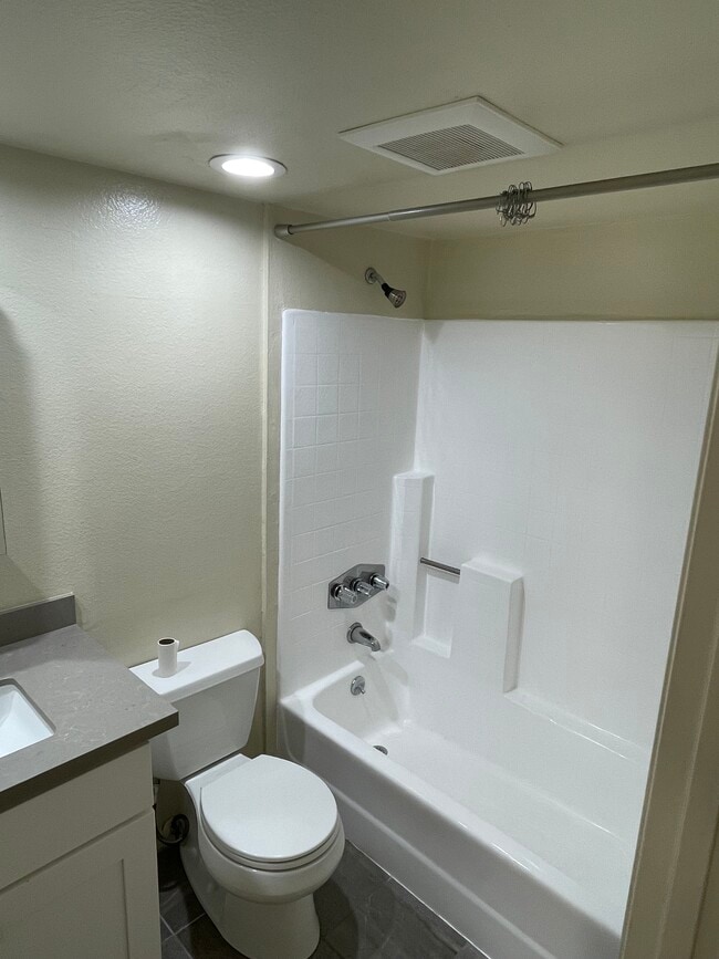 Photo - 1340 N Curson Ave Unit 109