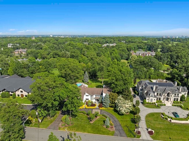 Photo - 172 Truman Dr House