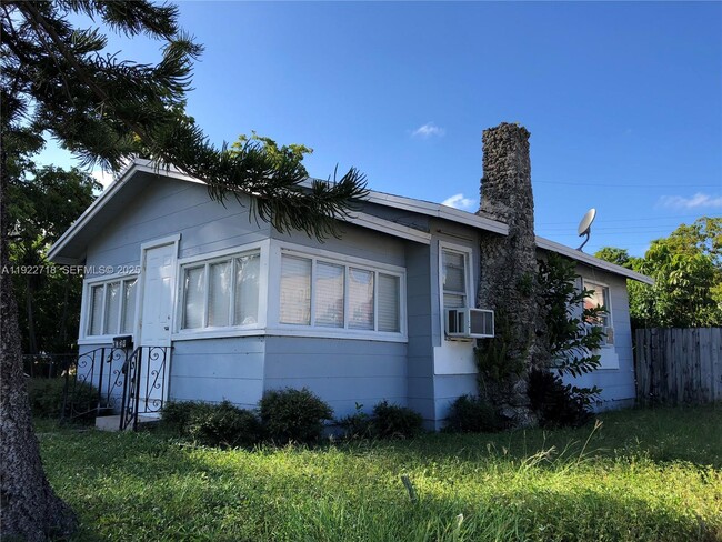 Building Photo - 2129 Taylor St