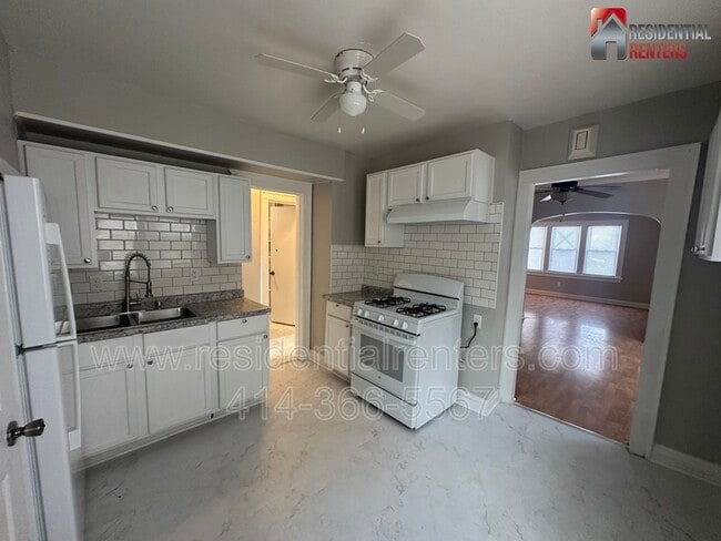 Photo - 223 W Keefe Ave