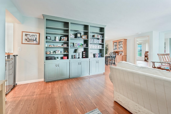 Building Photo - 325 Forest Hills Blvd Rental