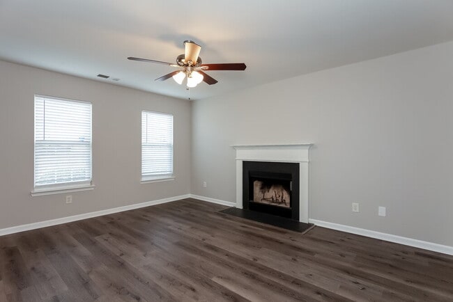 Photo - 929 Grass Hollow Ct