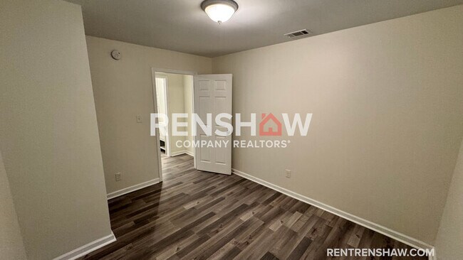 Photo - 288 Leath St