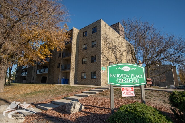 Building Photo - 140 Park Ave E