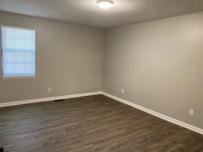 Photo - 29 Rossfield Cv Unidad R