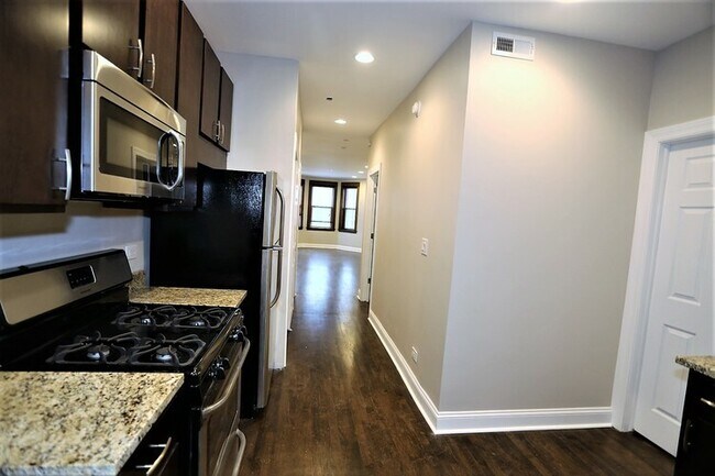 Photo - 2647 N Sacramento Ave Unit G