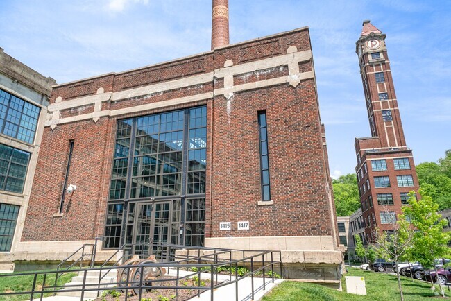 Building Photo - Swanky, Funky, Groovy, loft space Cincinna...