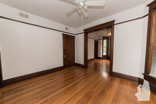 Photo - 851 W Wellington Ave Unit 3