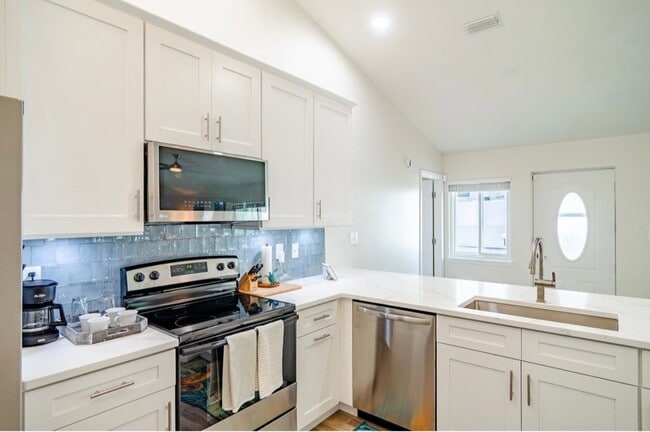 Photo - 115 Riverside Dr