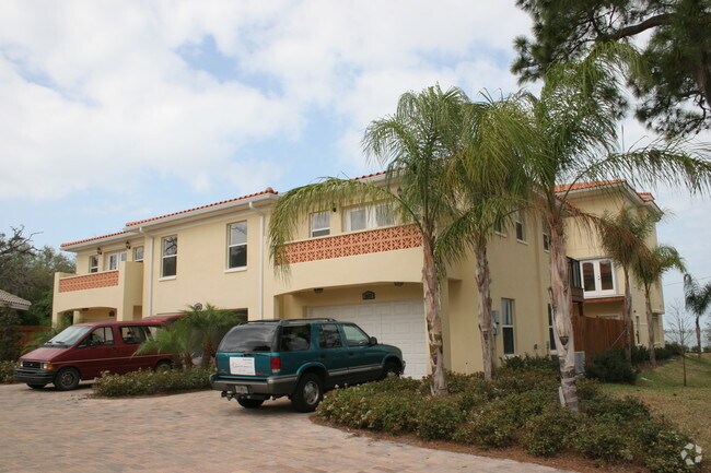 Photo - 2097 Edgewater Dr