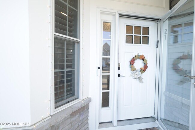 Photo - 21 McCormick Ave N