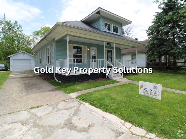 Building Photo - Spacious 2 BR 1 BA House with Central Air ...