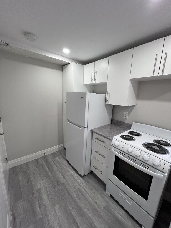 Photo - 1518 University Ave W Unité 1