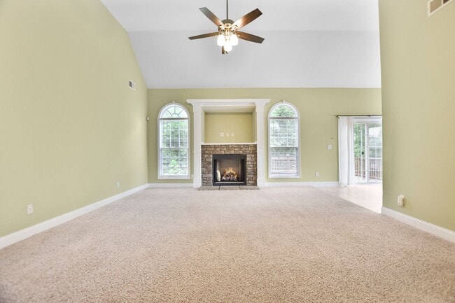 Photo - Dog Friendly Three Bedroom with Bonus!