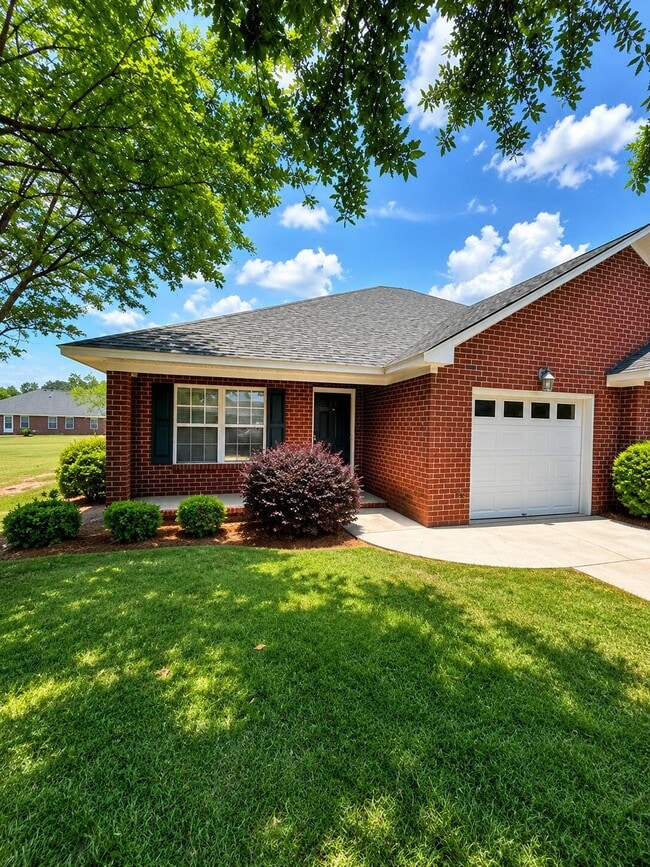 Building Photo - 3513 Beacon Dr