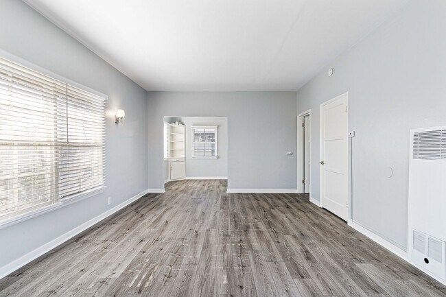2010 Pine Ave Unidad 05