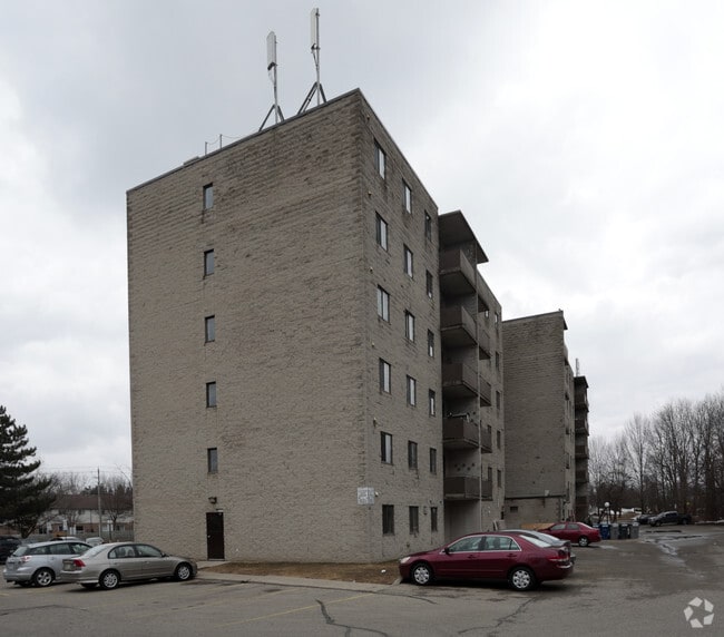 Photo - Castle Westmount Apartments