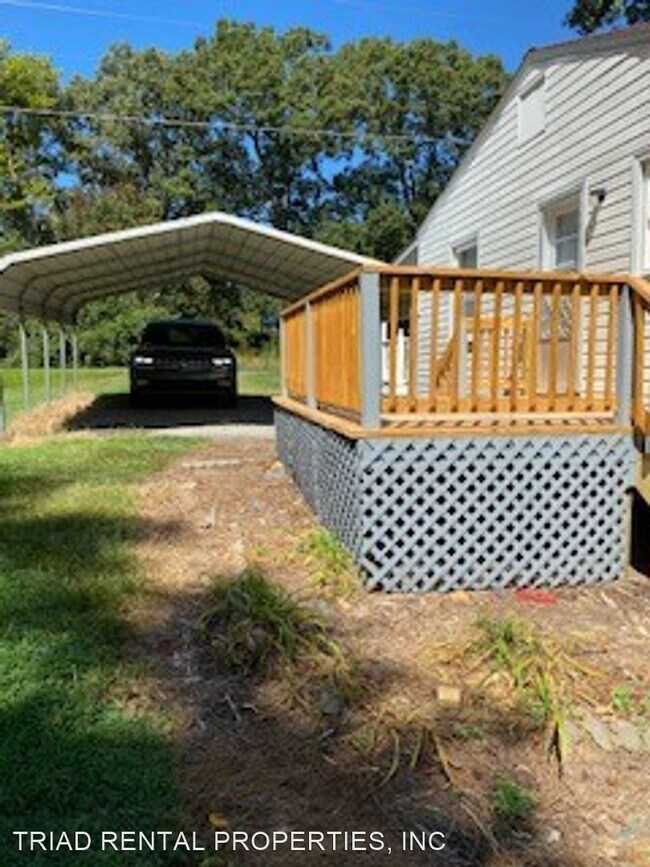 Photo - 2 br, 1 bath House - 2121 MACK ROAD