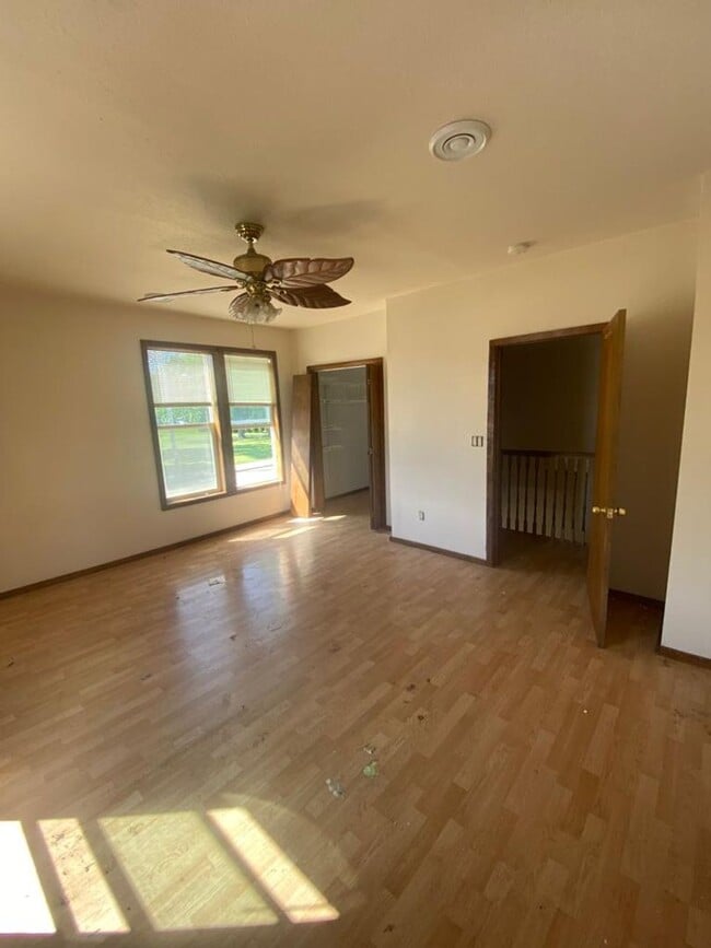 Photo - 3 Bed 2 Bath 1600+ sq ft Home for Rent - Appleton