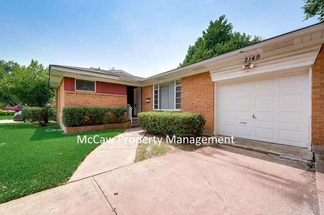 Photo - 2149 Utica Dr