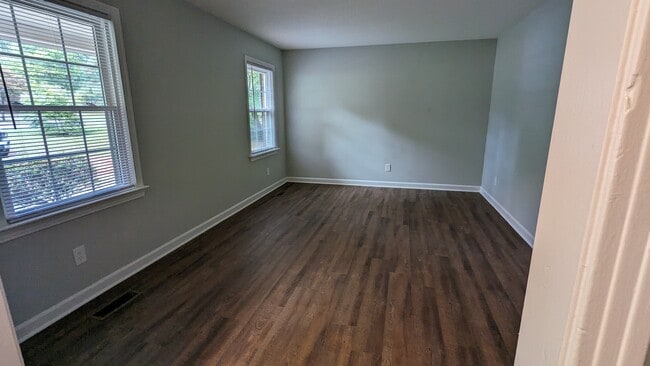 Photo - 319 Rhynewood Dr