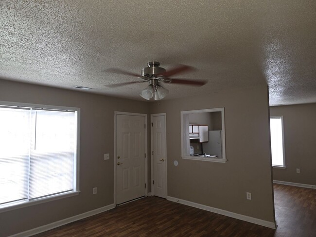 Photo - 2 Bedroom, 1 bath apartment  downstairs un...