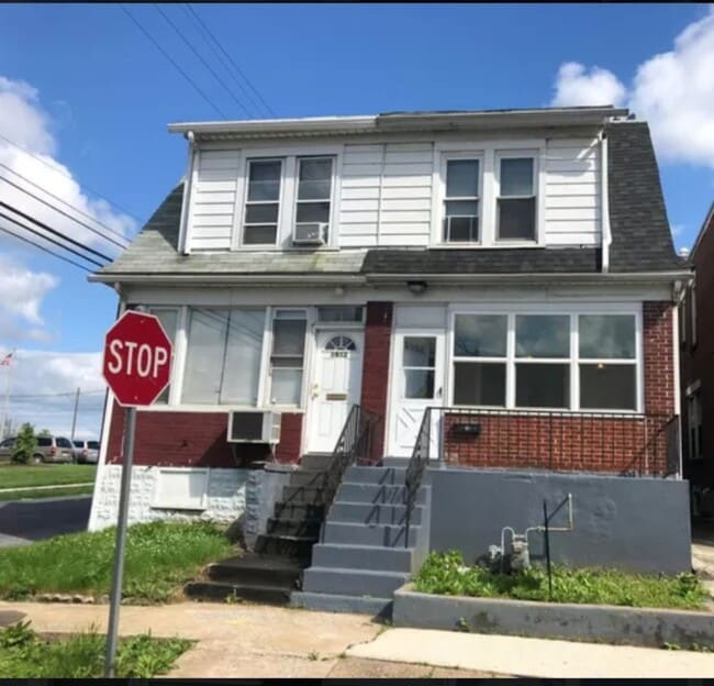 Building Photo - 1914 Manada St Unit Harrisburg Haven