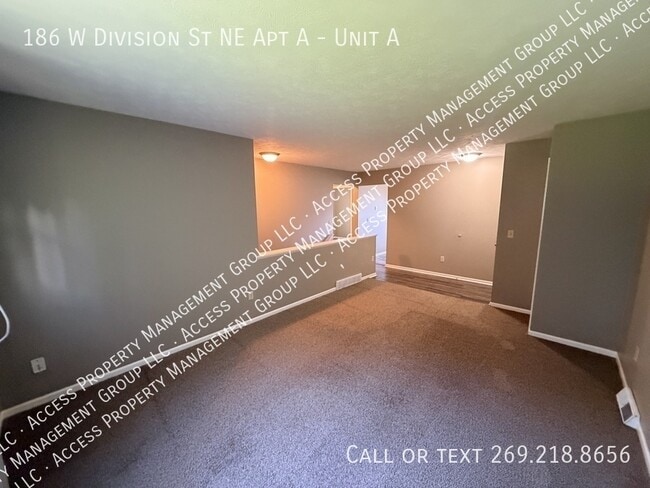 Photo - 186 W Division St NE