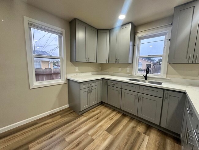 Photo - 11021 Haight St