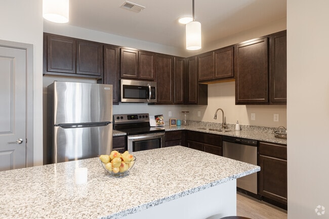 E - 2BR, 2BA - 988SF