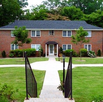 Courtney Apartments - Courtney Apartments