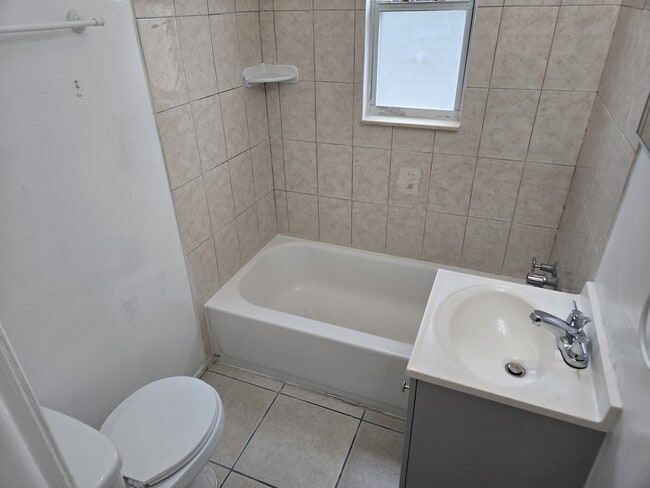 Photo - 1147 40th St S