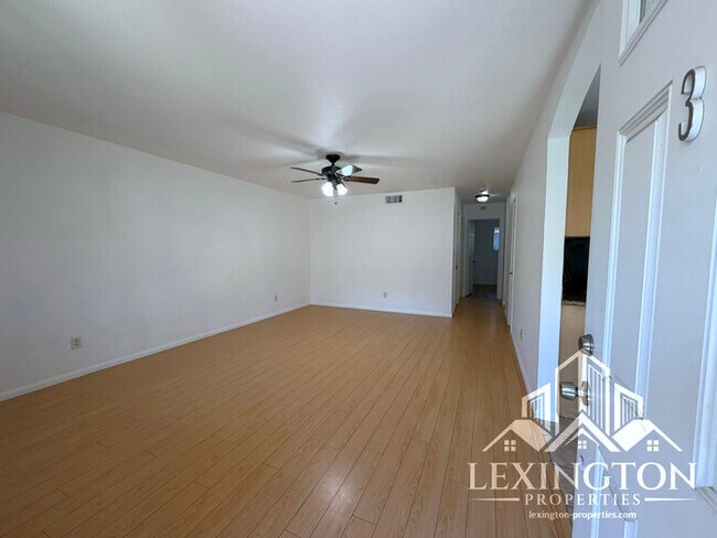 Stunning, 2BD/1BA, Condo in the Villaggio Community off Madison Ave. and Auburn Blvd.!