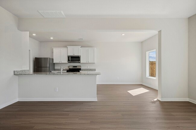 Photo - 324 Fastboy Ln