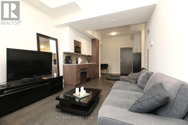 Photo - 17 Dundonald St Unit 309