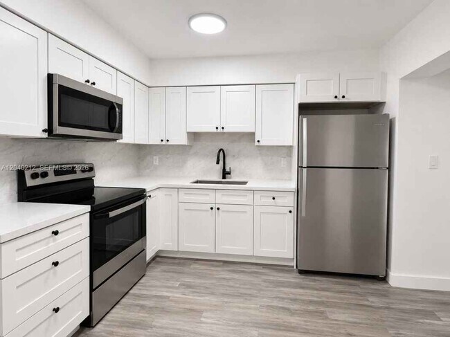 Photo - 730 SW 5th Ave