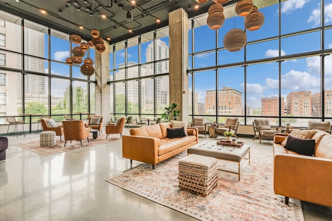 Photo - 421 N Pennsylvania St Unit ID1313956P