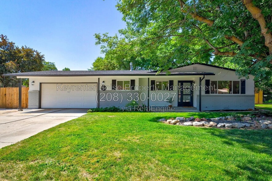 8605 W Winchester Dr