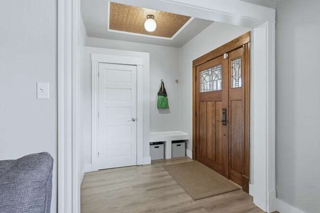 Photo - Beautiful 3 Bedroom Craftsman Bungalow Furnished or Unfurnished Available NOW!